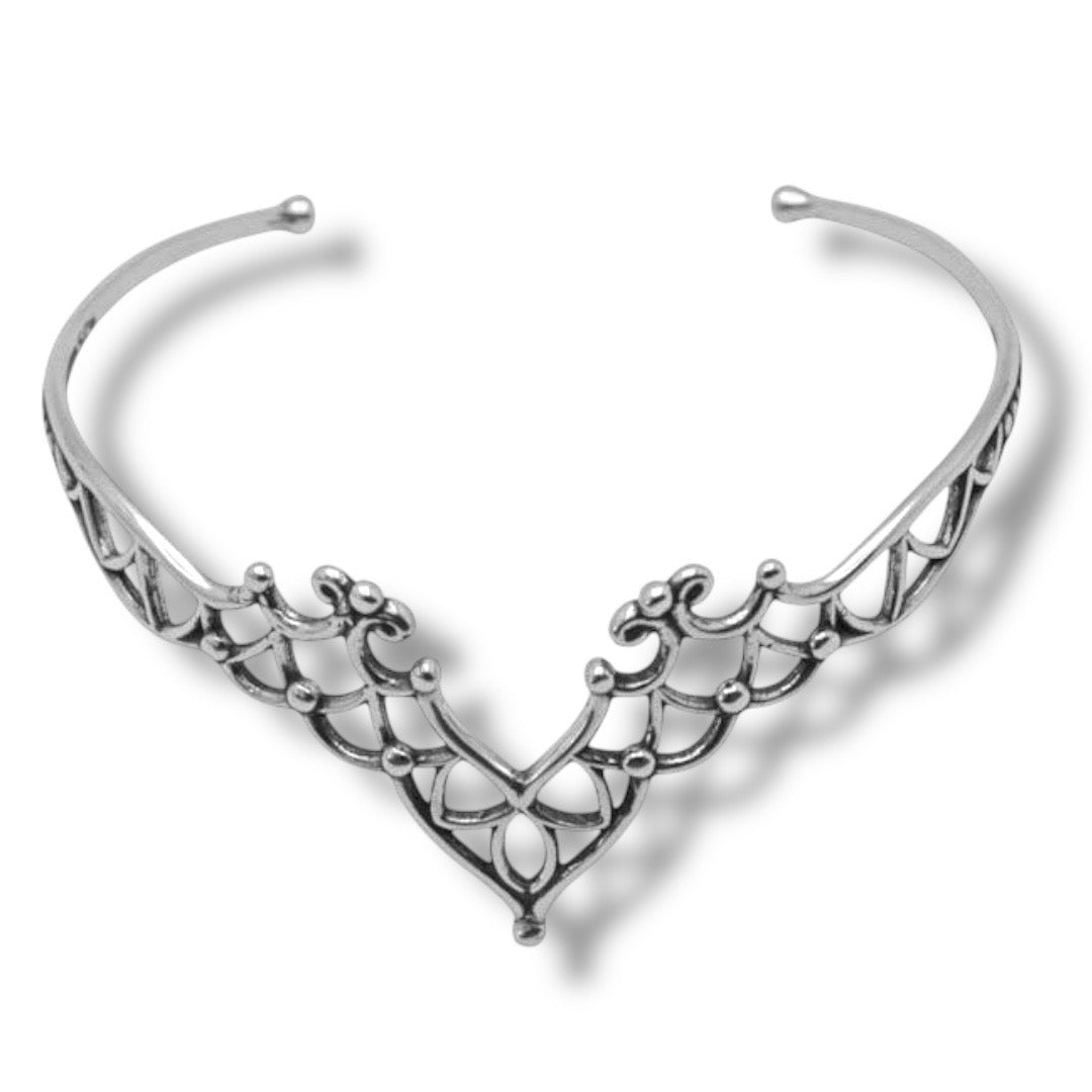 Adjustable arabesque cuff