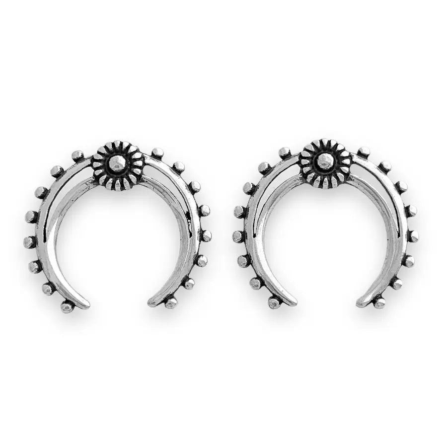 Daisy horseshoe earrings