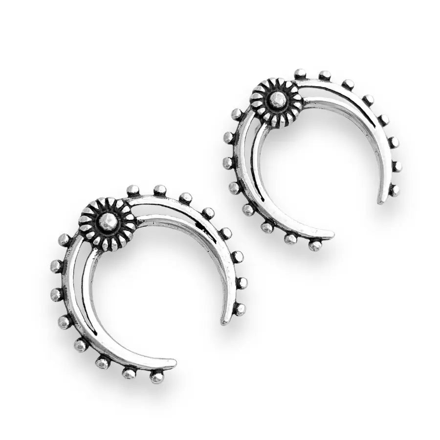 Daisy horseshoe earrings