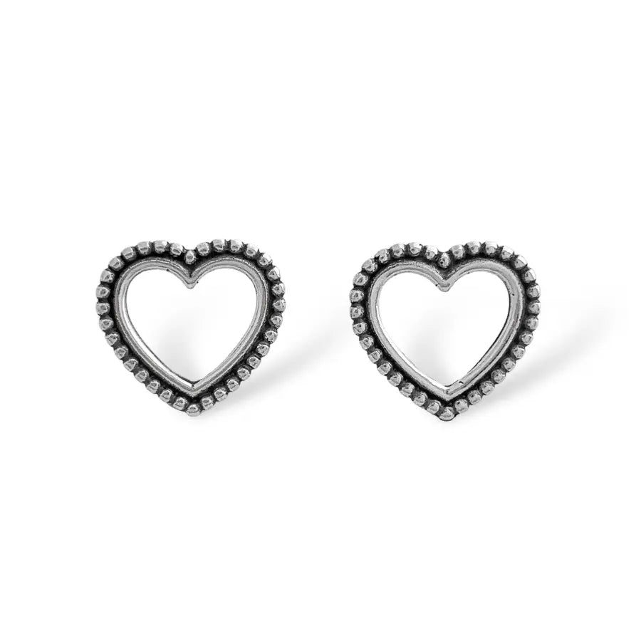 Cutout heart stud earrings