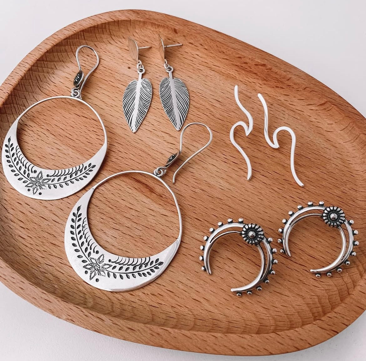 Daisy Horseshoe Earrings