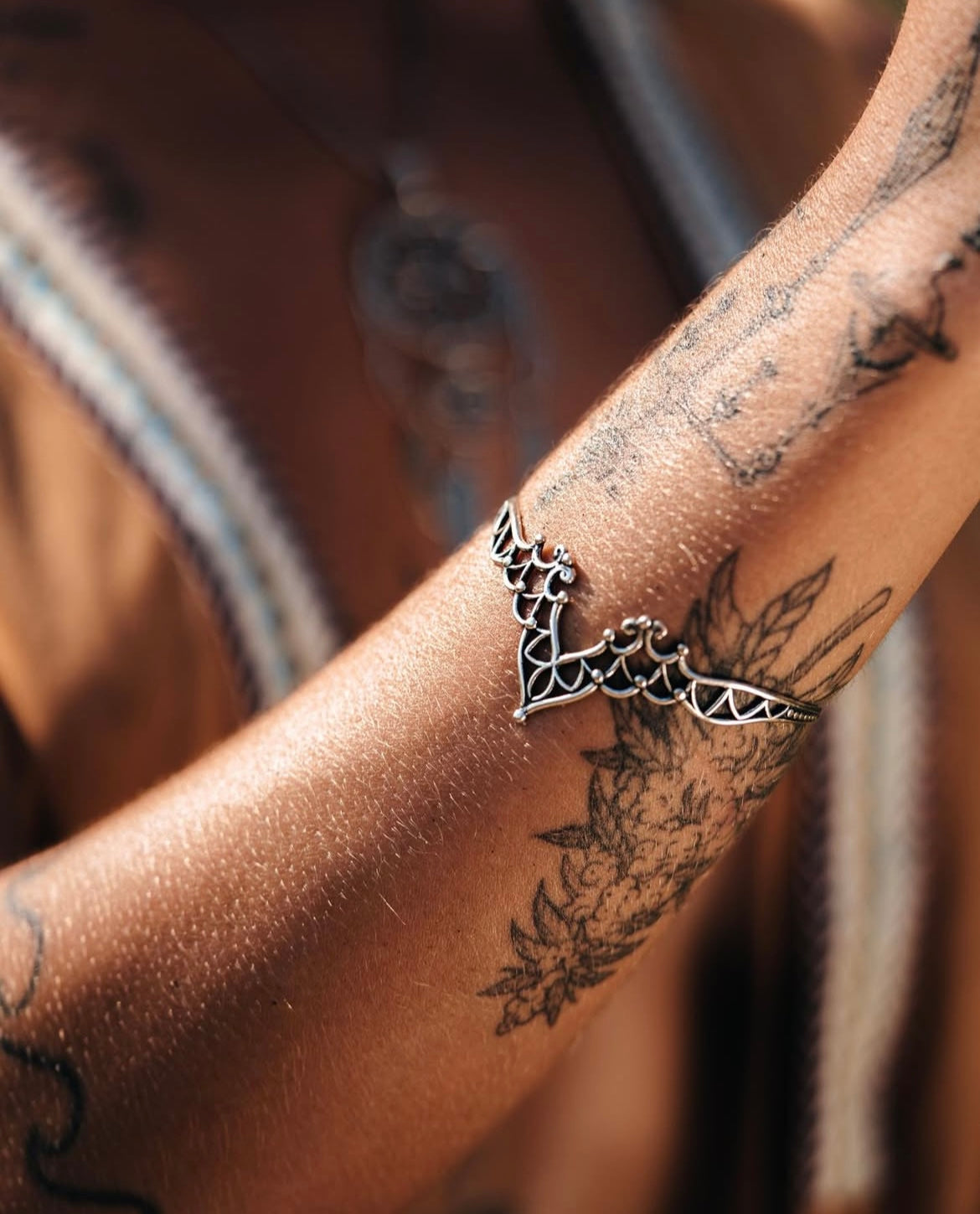 Adjustable Arabesque Cuff