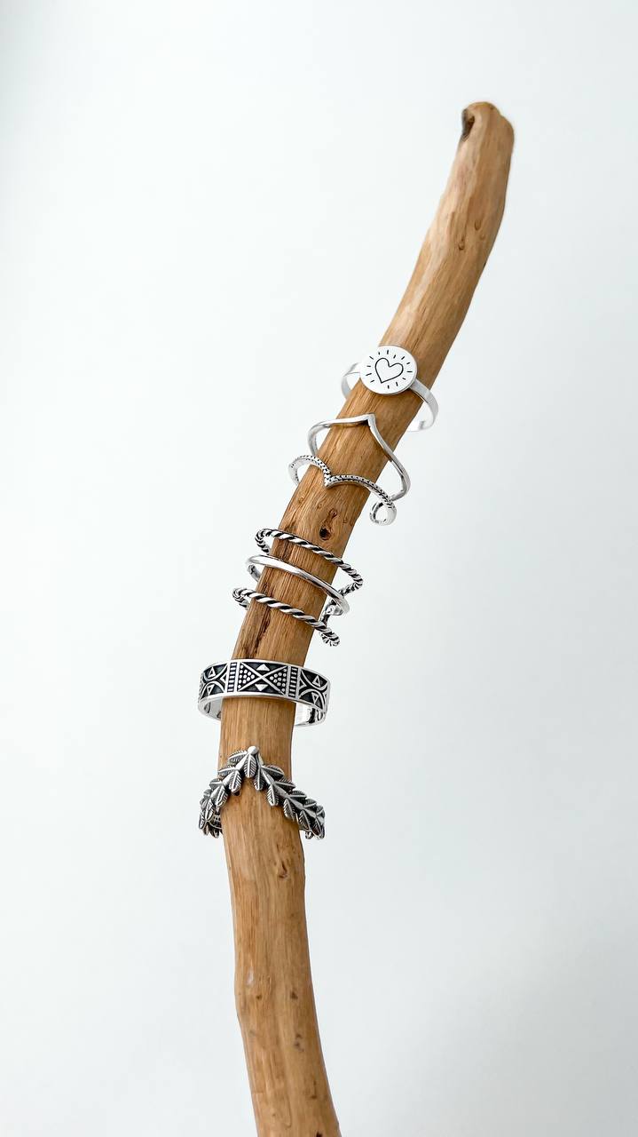 Chevron Leaf Pattern Ring