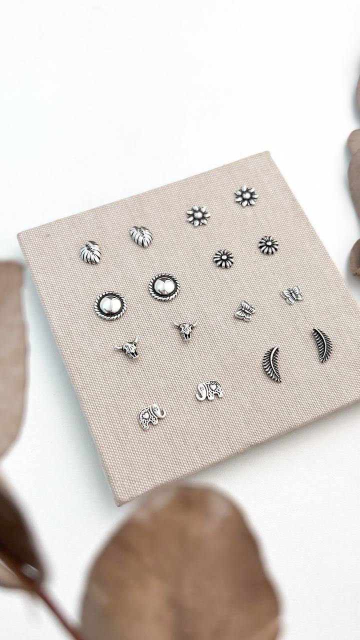 Monstera Stud Earrings