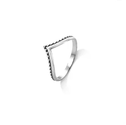 Chevron dot ring